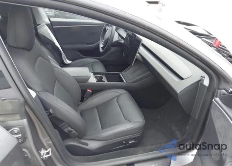 2024 Tesla Model 3 Long Range Dual Motor All-Wheel Drive z USA, uszkodzony, nr VIN 5YJ3E1EB7RF846543